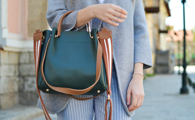 Amazon Super Saver Weekend: Branded Handbags For Up To 70% Off