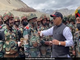 Rajnath Singh's Warm Meet With Regiment Involved In Deadly Ladakh Clash Rajnath Singh's Warm Meet With Regiment Involved In Deadly Ladakh Clash
