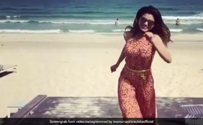उर्वशी रौतेला ने समुद्र किनारे स्लो मोशन में यूं लगाई दौड़, एक्ट्रेस का नया अंदाज हुआ वायरल- देखें Video