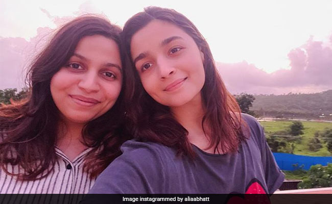 'Two Sweet Peas' Alia And Shaheen Bhatt Are Setting Sisterhood Goals
