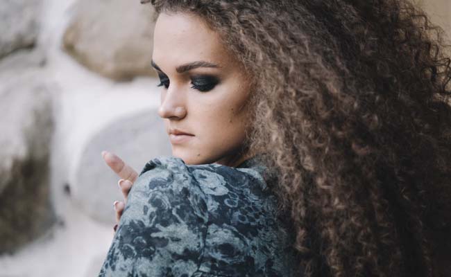 Looking For Drama? Here's How You Can Master Smokey Eyes