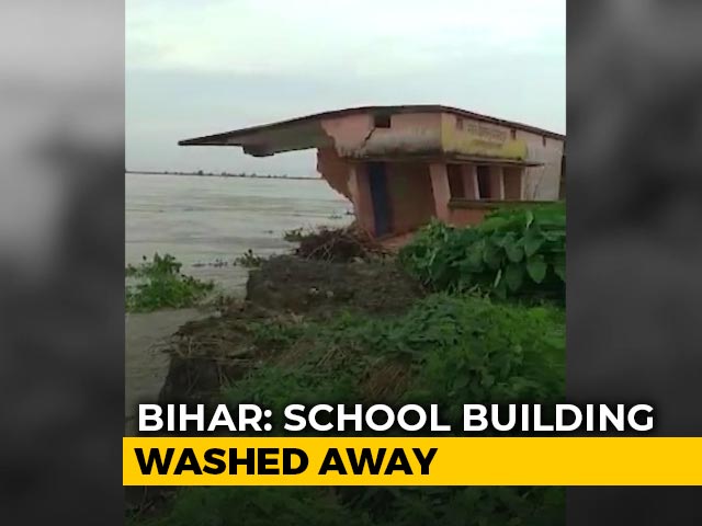 Caught On Camera: School Building Washed Away In Bihar's Kosi River | NDTV Beeps