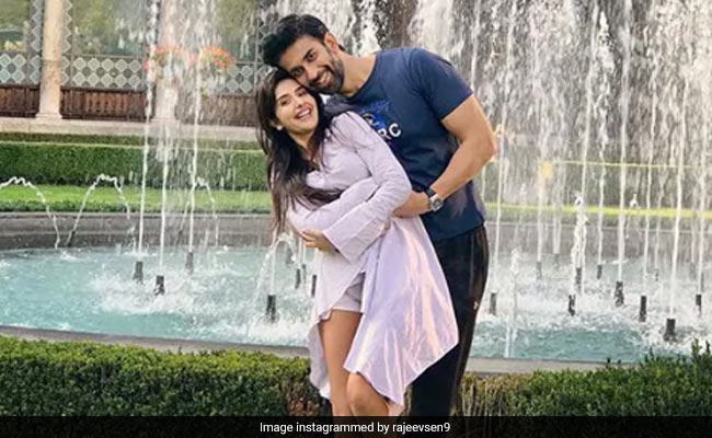 Sushmita Sen's Brother Rajeev And Wife Charu Asopa Delete Pics Of Each Other On Insta Amid Separation Rumours
