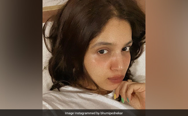 "Can't Stop Tearing Up:" Bhumi Pednekar After Watching Sushant Singh Rajput's <I>Dil Bechara</I>