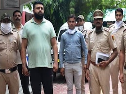 कभी गृह मंत्रालय तो कभी PMO का अधिकारी बनकर करता था ठगी, ऐसे पकड़ा गया हाईप्रोफाइल ठग... कभी गृह मंत्रालय तो कभी PMO का अधिकारी बनकर करता था ठगी, ऐसे पकड़ा गया हाईप्रोफाइल ठग...