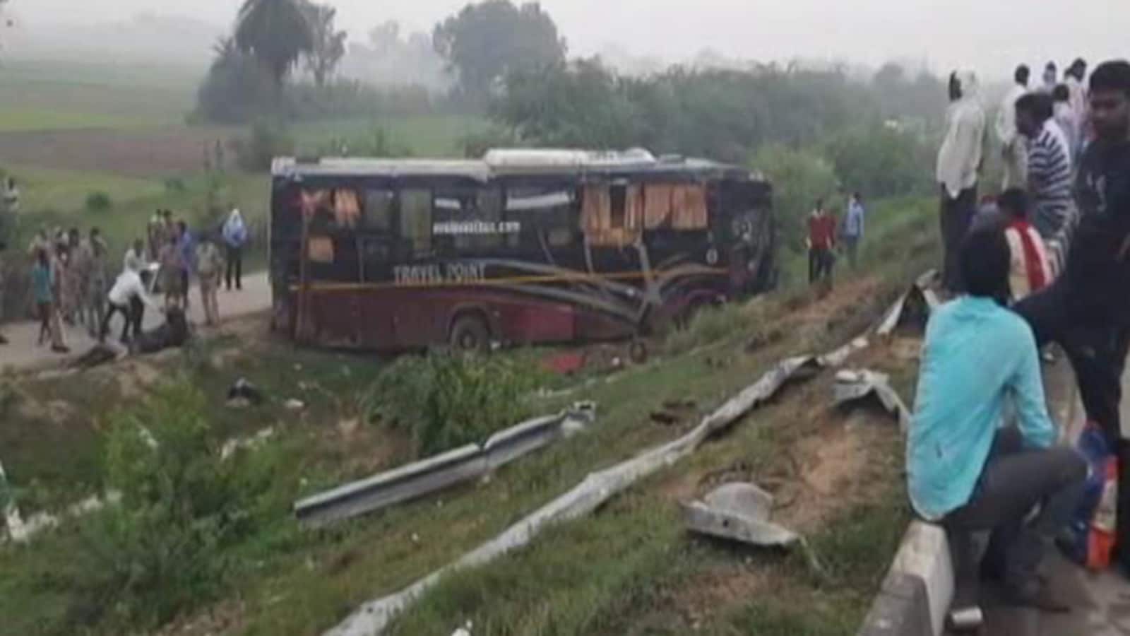 6 Killed, 18 Injured In Bus-Car Collision On UP's Lucknow-Agra Expressway