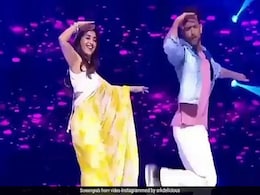 ऋतिक रोशन और माधुरी दीक्षित ने 'घुंघटे में चंदा' सॉन्ग पर किया जबरदस्त डांस, बार-बार देखा जा रहा थ्रोबैक Video ऋतिक रोशन और माधुरी दीक्षित ने 'घुंघटे में चंदा' सॉन्ग पर किया जबरदस्त डांस, बार-बार देखा जा रहा थ्रोबैक Video