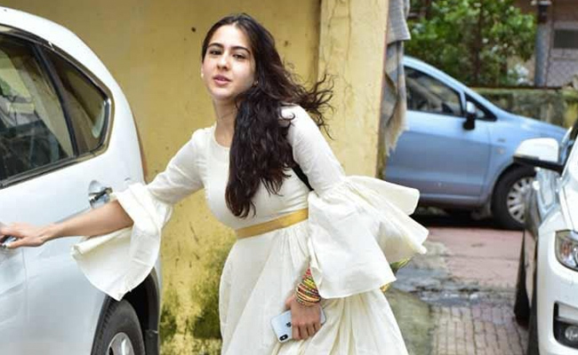 Sara Ali Khan's Driver Tests COVID-19 Positive, Actress And Her Family Found Negative