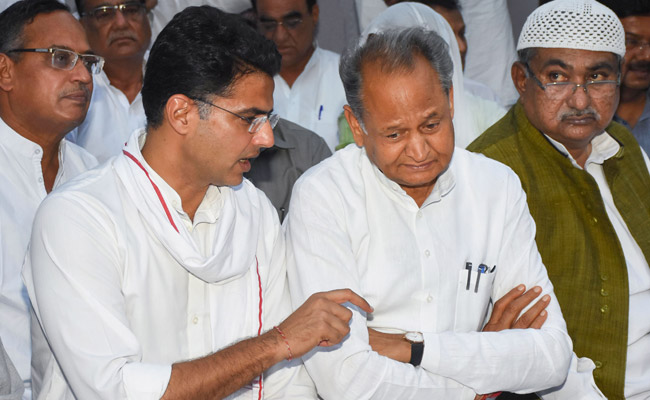 আইনি না রাজনৈতিক, কোন পথে রাজস্থান সঙ্কটের সমাধান? ধন্দে কংগ্রেস