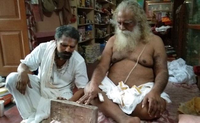 राम मंदिर के भूमिपूजन के लिए 40 किलो की चांदी की शिला समर्पित करेंगे महंत नृत्य गोपाल दास