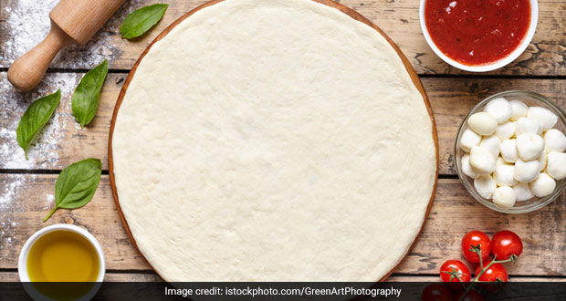 Running Out Of Pizza Base? Here's An Easy Recipe To Make It By Yourself!