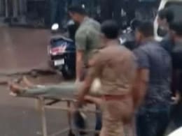मुठभेड़ में विकास दुबे के ढेर होने पर पुलिस : आत्मसमर्पण को कहा गया था, लेकिन उसने पुलिस पर गोलियां चलाईं मुठभेड़ में विकास दुबे के ढेर होने पर पुलिस : आत्मसमर्पण को कहा गया था, लेकिन उसने पुलिस पर गोलियां चलाईं