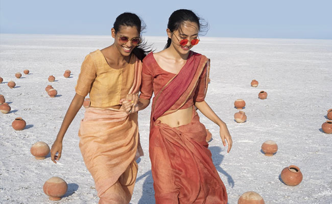 A Fashion Designer's Guide On How To Pair Unique Blouses With <i>Sarees</i>