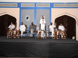 राजस्थान: विधानसभा सत्र पर गतिरोध के बीच CM गहलोत ने अपने रुख में दिखाई कुछ नरमी राजस्थान: विधानसभा सत्र पर गतिरोध के बीच CM गहलोत ने अपने रुख में दिखाई कुछ नरमी