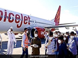सोनू सूद फिर से साबित हुए सुपरहीरो, किर्गिस्तान में फंसे 1500 मेडिकल छात्रों को पहुंचाया घर सोनू सूद फिर से साबित हुए सुपरहीरो, किर्गिस्तान में फंसे 1500 मेडिकल छात्रों को पहुंचाया घर