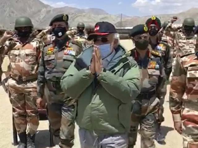 Watch: Soldiers Chant "Vande Mataram" As PM Visits Ladakh Post