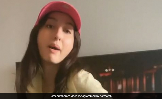 नोरा फतेही बना रही थीं फनी Video, तभी अचानक फिसलकर गिर गया उनका फोन और फिर...