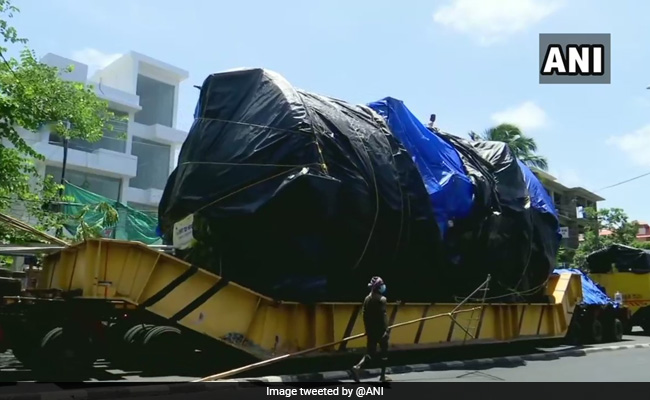 78 टन की मशीन लेकर 1 साल में महाराष्ट्र से विक्रम साराभाई स्पेस सेंटर पहुंचा 38 पहियों वाला ट्रक