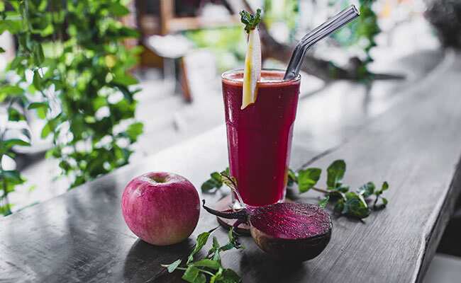 Immunity Booster Shots: इम्यूनिटी पावर बढ़ाने के लिए कारगर हैं ये 6 जूस शॉट्स, घर पर इस तरह बनाएं और रोजाना एक गिलास पिएं