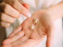 5 Types Of Fashion Earrings That Are Comfortable And Safe To Wear Every Day 5 Types Of Fashion Earrings That Are Comfortable And Safe To Wear Every Day