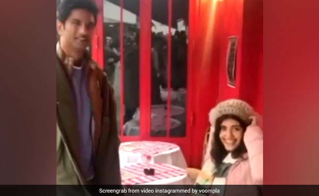 'दिल बेचारा' के नए सॉन्ग 'खुलके जीने का' का मेकिंग Video हुआ रिलीज, संजना को परेशान करते नजर आए सुशांत सिंह राजपूत