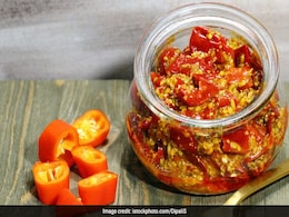 Homemade Achar Recipe: घर पर आसानी से बनाएं ये खास सब्जी वाला अचार, खाने से मन नहीं भरेगा Homemade Achar Recipe: घर पर आसानी से बनाएं ये खास सब्जी वाला अचार, खाने से मन नहीं भरेगा