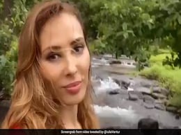 सलमान खान की दोस्त यूलिया वंतूर ने यूं लिया नेचर का आनंद, झील के किनारे बनाया Video सलमान खान की दोस्त यूलिया वंतूर ने यूं लिया नेचर का आनंद, झील के किनारे बनाया Video