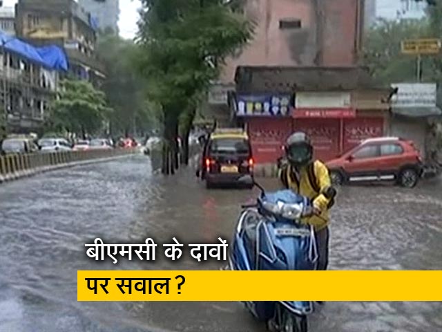 सिटी एक्सप्रेस : तेज बारिश से मुंबई की सड़कों पर जलजमाव