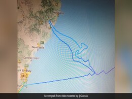 On Final 747 Flight, Qantas Jet Draws Kangaroo Tail In The Sky On Final 747 Flight, Qantas Jet Draws Kangaroo Tail In The Sky