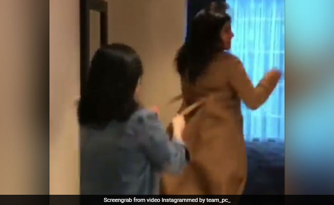जब Priyanka Chopra बनीं घोड़ा और सास ने उनसे यूं लगवाई दौड़, देखें Video