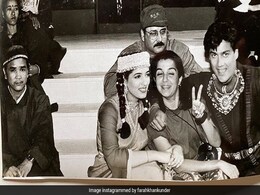 To "Embarrass" Twinkle Khanna, Farah Khan Shares This ROFL Memory From 1997 Film <i>Uff! Yeh Mohabbat</i> To "Embarrass" Twinkle Khanna, Farah Khan Shares This ROFL Memory From 1997 Film <i>Uff! Yeh Mohabbat</i>