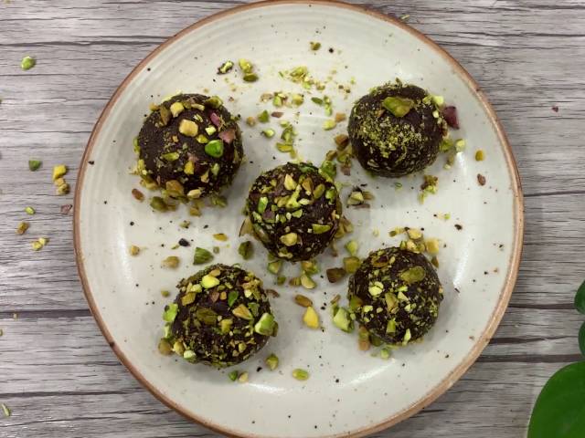 How To Make Chocolate Ladoo At Home