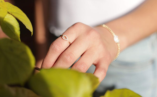 Add Spark To Your Look With These Trendy Diamond Fashion Accessories