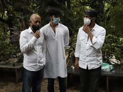 Jagdeep's Funeral: Sons Jaaved Jaaferi And Naved, Johnny Lever Pay Last Respects
