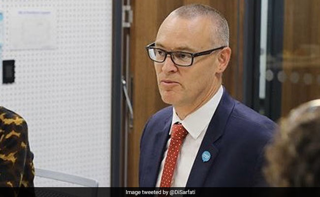 New Zealand Health Minister Steps Down After Backlash Over Beach Trip