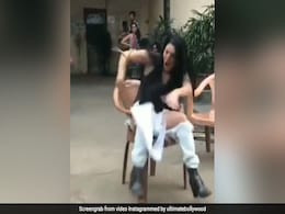 जब सनी लियोन पर शख्स ने फेंका सांप, एक्ट्रेस की डर के मारे हो गई हालत खराब- देखें थ्रोबैक Video जब सनी लियोन पर शख्स ने फेंका सांप, एक्ट्रेस की डर के मारे हो गई हालत खराब- देखें थ्रोबैक Video