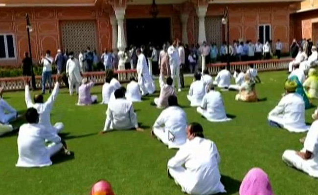 "Call Assembly Session": Ashok Gehlot's MLAs Protest At Governor's House