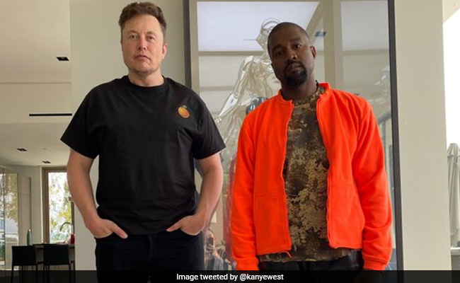 क्या आप ढूंढ सकते हैं इलॉन मस्क और कान्ये वेस्ट की इस तस्वीर में तीसरा व्यक्ति? लोगों के छूटे पसीने क्या आप ढूंढ सकते हैं इलॉन मस्क और कान्ये वेस्ट की इस तस्वीर में तीसरा व्यक्ति? लोगों के छूटे पसीने