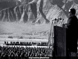 PM मोदी लद्दाख में : इंदिरा गांधी के लेह दौरे की तस्वीर शेयर मनीष तिवारी ने कसा तंज- देखते हैं ये क्या करते हैं? PM मोदी लद्दाख में : इंदिरा गांधी के लेह दौरे की तस्वीर शेयर मनीष तिवारी ने कसा तंज- देखते हैं ये क्या करते हैं?