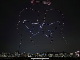"Cheer Up": Hundreds Of Drones Light Up Seoul Sky With Coronavirus Messages "Cheer Up": Hundreds Of Drones Light Up Seoul Sky With Coronavirus Messages