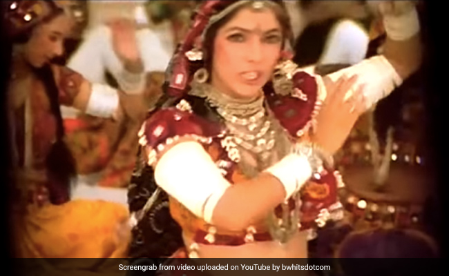Neena Gupta Shares How Saroj Khan Made <I>Choli Ke Peeche</I> Moves Easier For Her