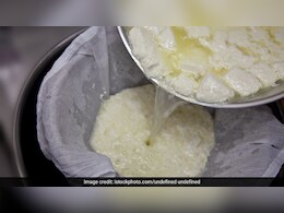 घर पर पनीर जमाने के बाद फेंक देते हैं उसका पानी, तो अब ना करें ये गलती इसके फायदे कर देंगे हैरान घर पर पनीर जमाने के बाद फेंक देते हैं उसका पानी, तो अब ना करें ये गलती इसके फायदे कर देंगे हैरान
