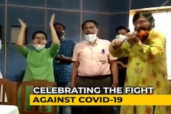 Violinist, Mountaineer, And Model Team Up For COVID Helpline In Kolkata Violinist, Mountaineer, And Model Team Up For COVID Helpline In Kolkata