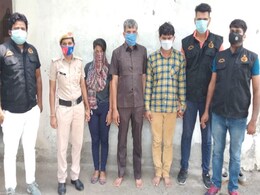 'पुलिस वाला' बनकर महिला की मदद से डॉक्टर को हनी ट्रैप में फंसाया, असली पुलिस ने यूं किया गिरफ्तार.. 'पुलिस वाला' बनकर महिला की मदद से डॉक्टर को हनी ट्रैप में फंसाया, असली पुलिस ने यूं किया गिरफ्तार..