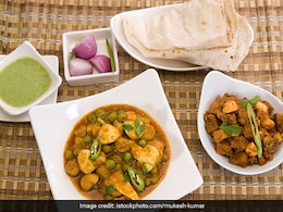 Matar Mushroom Recipe: डिनर में बनाएं रेस्टोरेंट स्टाइल मटर मशरूम, तारीफ करते नहीं थकेंगे फैमिली वाले... Matar Mushroom Recipe: डिनर में बनाएं रेस्टोरेंट स्टाइल मटर मशरूम, तारीफ करते नहीं थकेंगे फैमिली वाले...