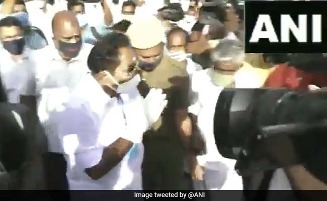 Watch: Safety Rules Ignored To Welcome Tamil Nadu Minister, Covid Free