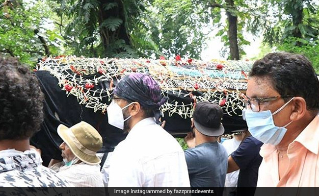 सुपुर्द-ए-खाक हुए बॉलीवुड के मशहूर कॉमेडियन जगदीप, देखें तस्वीरें और Video