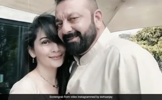 संजय दत्त अपनी बीवी मान्यता को प्यार से बुलाते हैं 'मॉम', बर्थडे पर Video शेयर कर किया खुलासा