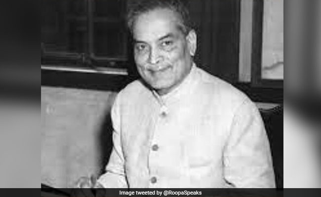 National Doctor's Day: A Glimpse Into Dr Bidhan Chandra Roy's Life