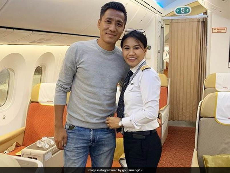 "Hats Off": Ex-Footballer Gushes Over Wife Airlifting Stranded Indians